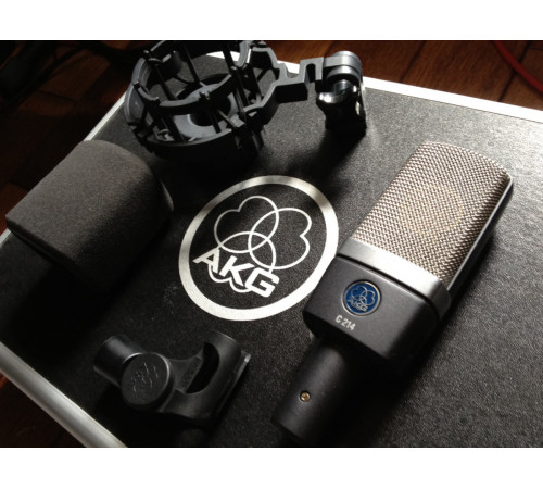 Akg C214