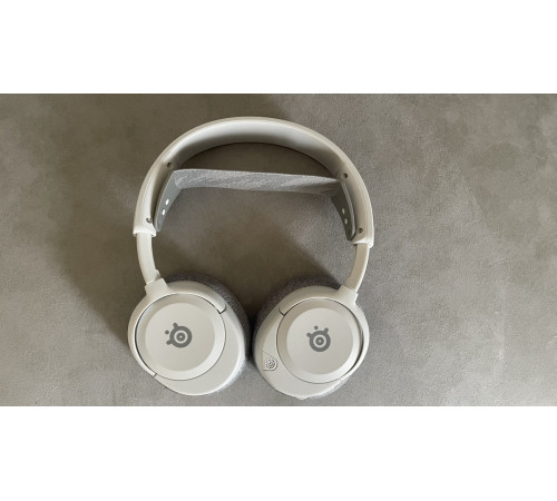 Наушники SteelSeries Arctis Nova 1 (белый)