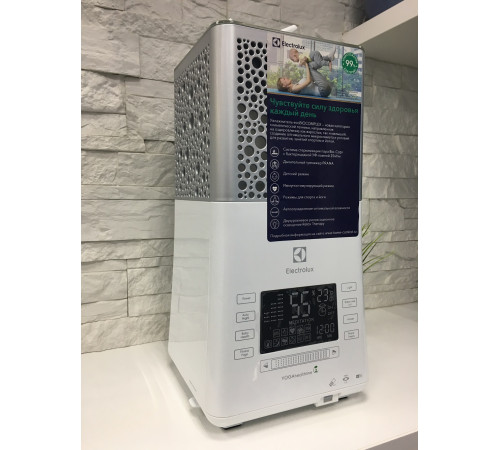 Увлажнитель воздуха Electrolux EHU-3815D
