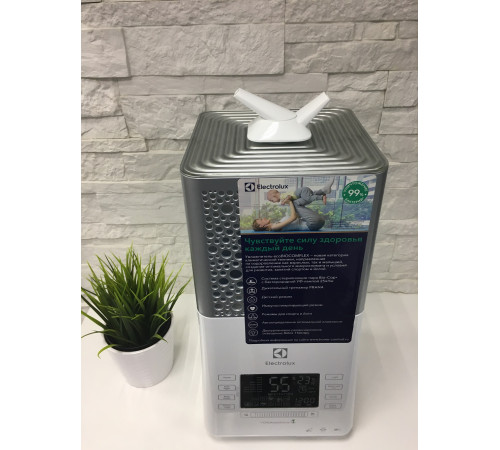 Увлажнитель воздуха Electrolux EHU-3815D
