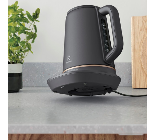 Электрический чайник Electrolux E7K1-6BP