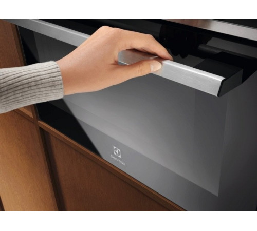 Микроволновая печь Electrolux MealAssist 700 EVM8E09X