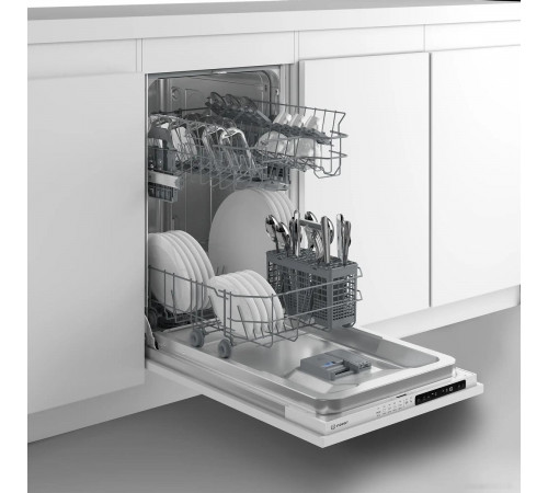 Посудомоечная машина Indesit DIS 1C59