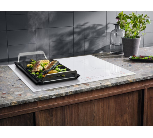 Варочная панель Electrolux EIV63440BW