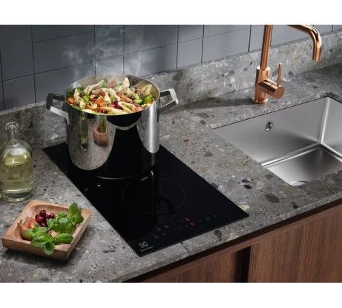 Варочная панель Electrolux LHR3233CK
