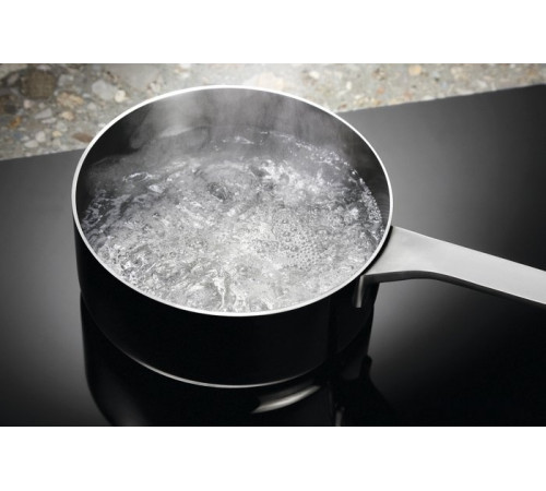 Варочная панель Electrolux Induction 300 Slim-Fit LIL61434C