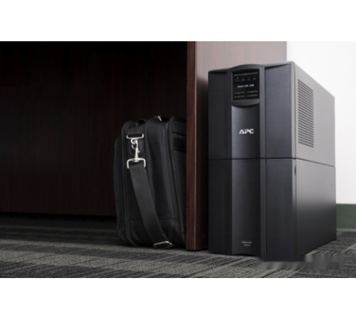 Источник бесперебойного питания APC Smart-UPS 2200VA SMT2200IC