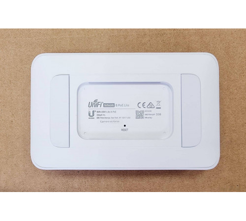 Коммутатор Ubiquiti UniFi Switch Lite 8 POE