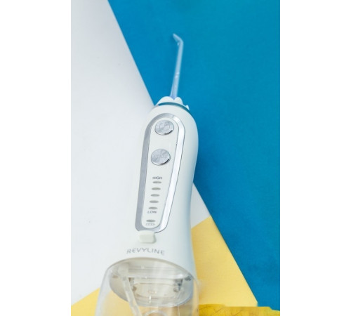 Электрическая зубная щетка Revyline RL 450 (белый)