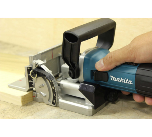 Фрезер Makita PJ7000
