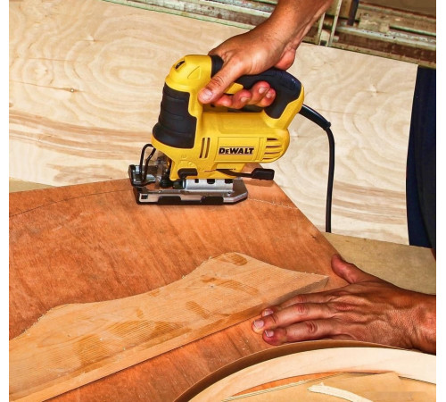 Лобзик DeWALT DWE349
