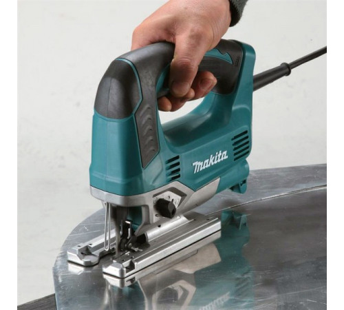 Лобзик Makita JV0600K