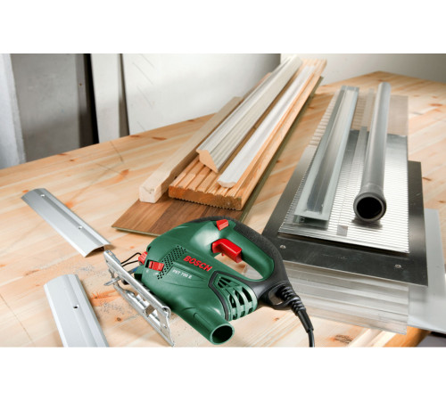 Лобзик Bosch PST 700 E