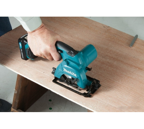 Дисковая пила Makita HS301DZ (без АКБ)