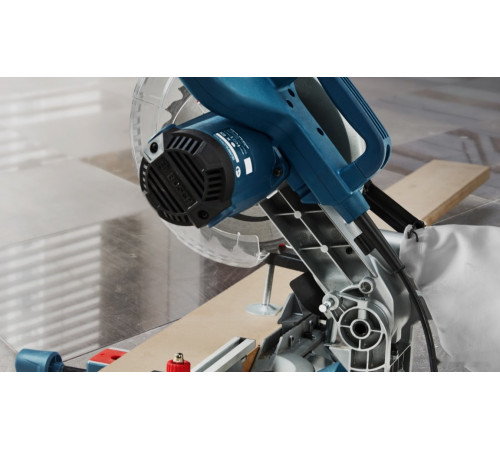 Дисковая (циркулярная) пила Bosch GCM 216 Professional 0601B33000