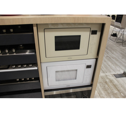 Микроволновая печь Korting KMI 825 TGB