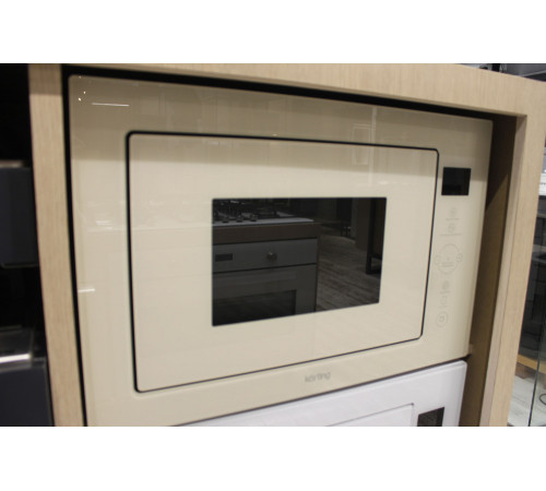 Микроволновая печь Korting KMI 825 TGB