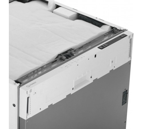 Посудомоечная машина Indesit DI 5C29