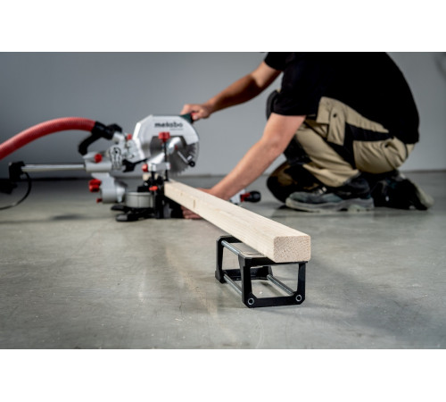 Торцовочная пила Metabo KGS 305 M 613305000