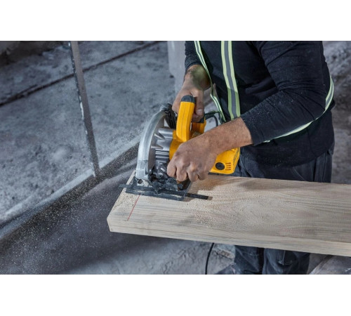 Дисковая (циркулярная) пила DeWALT DWE5615
