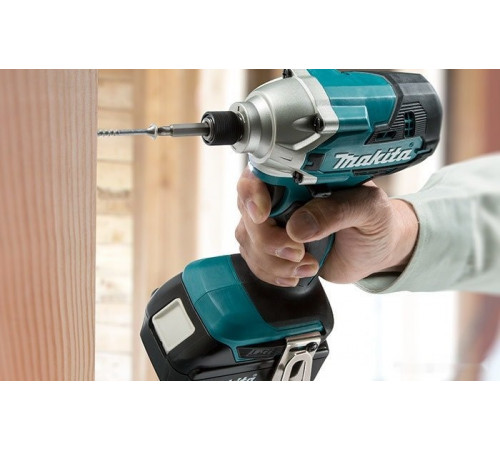 Винтоверт Makita DTD156RFE (с 2-мя АКБ)