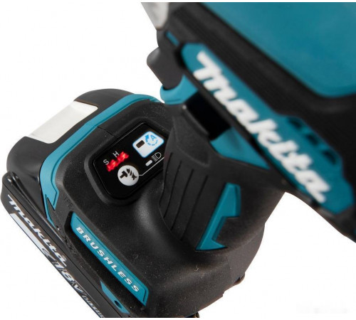 Винтоверт Makita DTD157RTJ (с 2-мя АКБ, кейс )