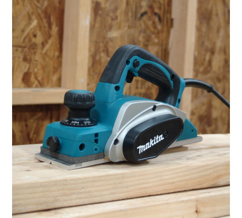 Электрорубанок Makita KP0800