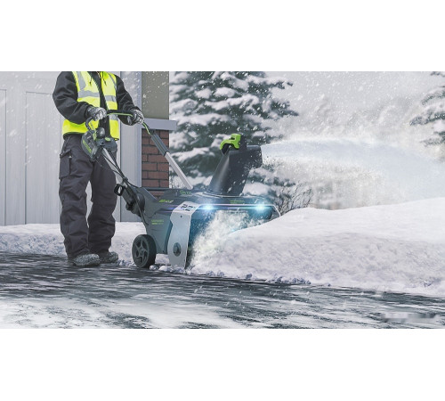 Снегоуборщик Greenworks GD82ST (с АКБ 5 А/ч)
